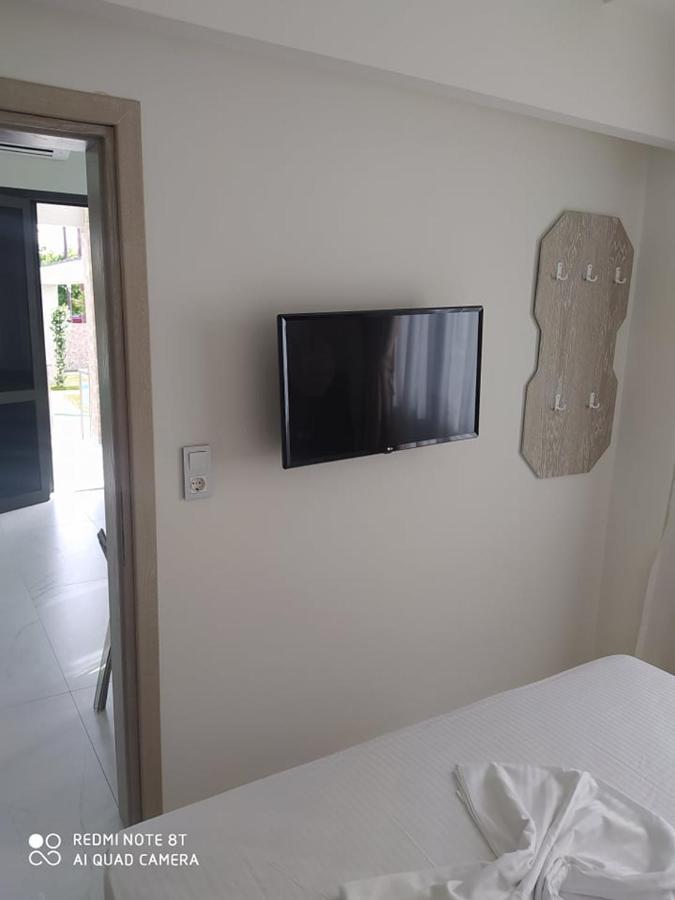 Amalia Deluxe Villas Nea Vrasna Bagian luar foto