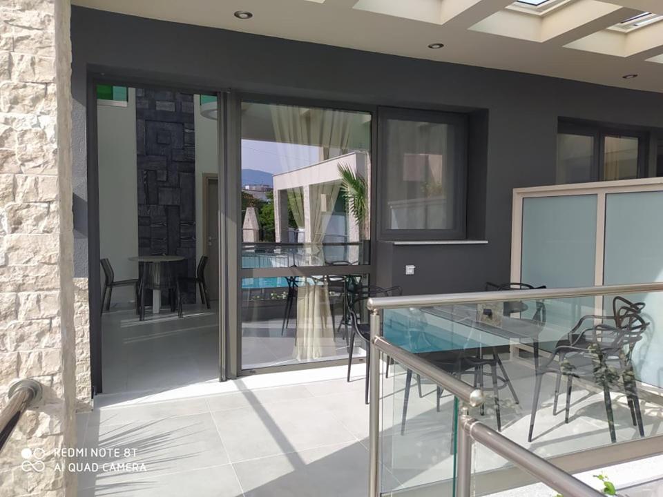 Amalia Deluxe Villas Nea Vrasna Bagian luar foto
