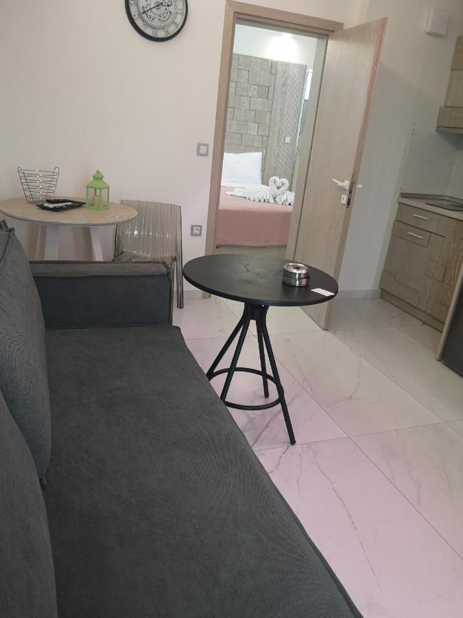 Amalia Deluxe Villas Nea Vrasna Bagian luar foto